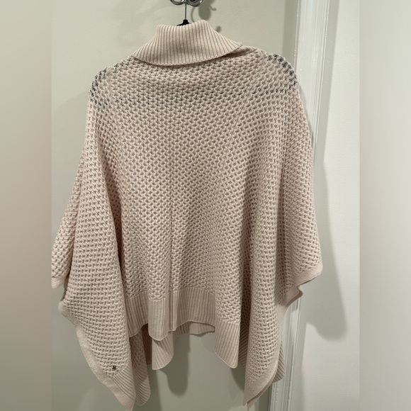 LULULEMON Rolling in the Warmth Poncho Merino Wool Turtleneck Angel Wing OSFA - Picture 3 of 5